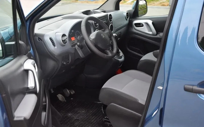 Peugeot Partner cena 29900 przebieg: 214000, rok produkcji 2012 z Toruń małe 781